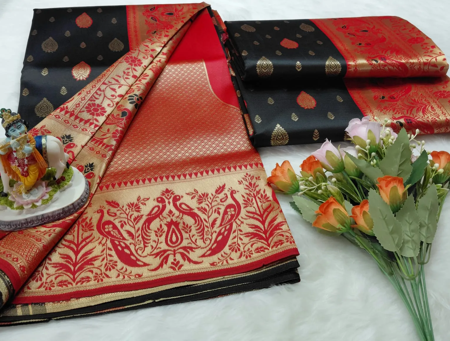 𝐏𝐞𝐚𝐜𝐨𝐜𝐤 𝐬𝐚𝐫𝐞𝐞